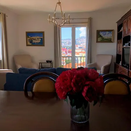 Apartment Costa's Oldtown House In *