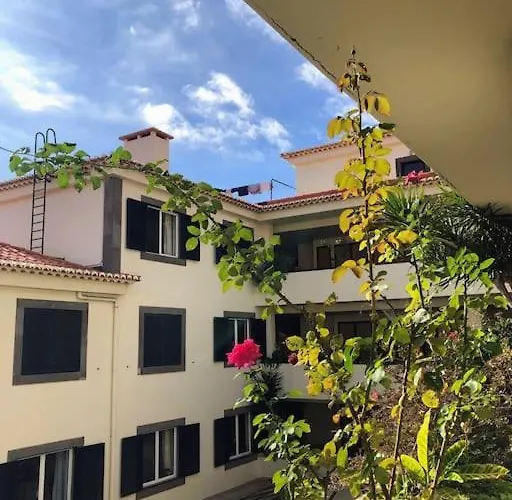 Апартаменты Costa's Oldtown House In Фуншал