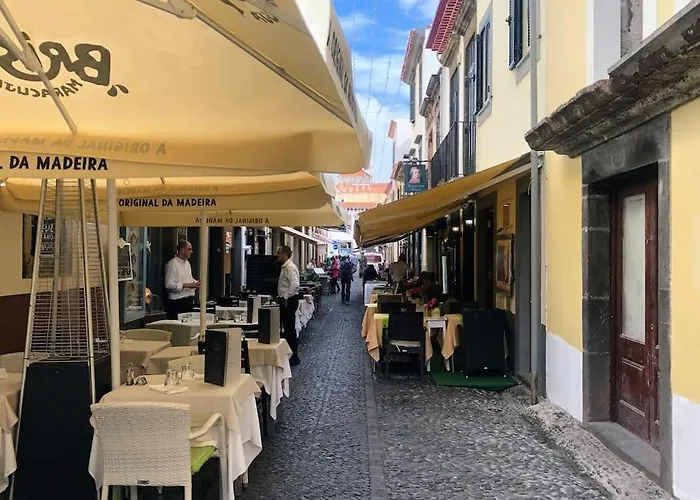 Апартаменты Costa's Oldtown House In Фуншал