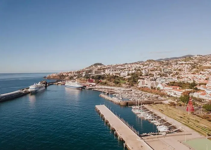 Costa's Oldtown House In Апартаменты Фуншал