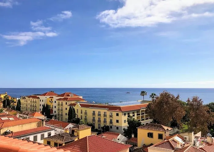 Апартаменты Costa's Oldtown House In Фуншал