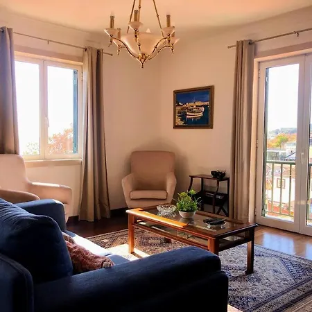 Costa's Oldtown House In Apartamento